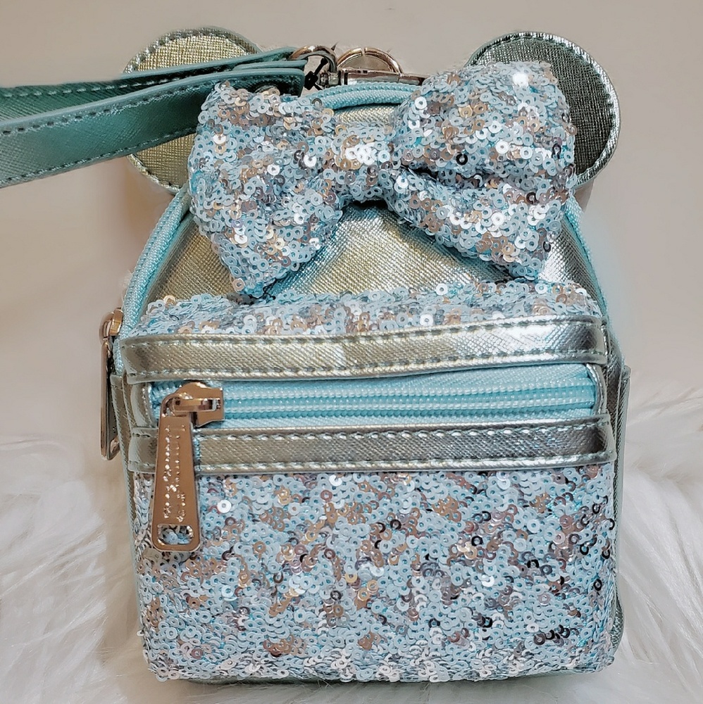 DISNEY LOUNGEFLY ARENDELLE AQUA BACKPACK WRISLET - Picture 2 of 8